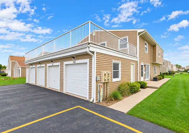 7961-163rd-court-226-tinley-park-il-60477/hzid_6420d0d0