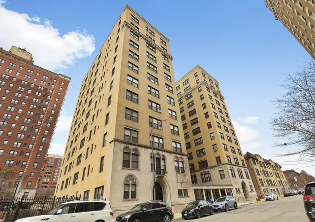 1755-e-55th-street-305-chicago-il-60615/hzid_6088b577