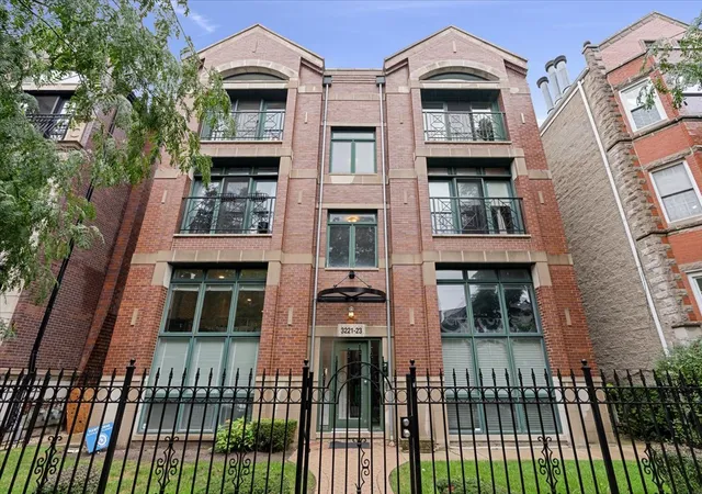 3223-n-clifton-ave-3n-chicago-il-60657/hzid_5d176250