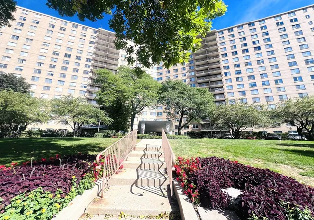 7033-n-kedzie-ave-710-chicago-il-60645/hzid_1f030518