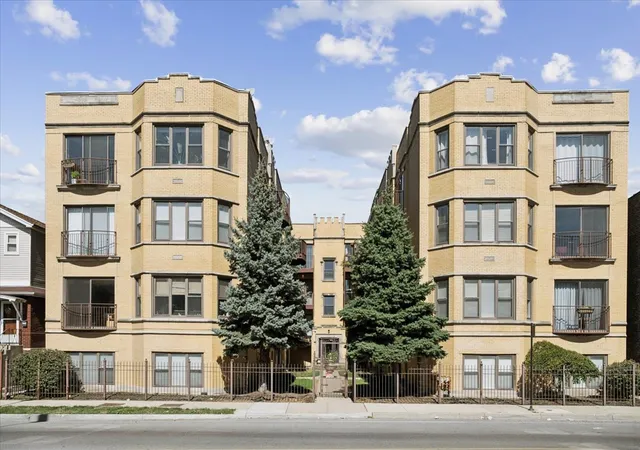 3012-w-addison-st-3n-chicago-il-60618/hzid_94b96174