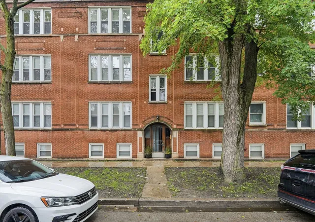 7205-n-damen-ave-3-chicago-il-60645/hzid_13a0ddcc