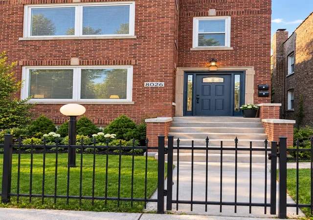 8026-s-dobson-ave-chicago-il-60619/hzid_67603daf