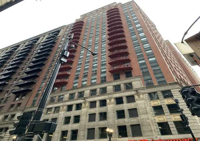 208-w-washington-st-1403-chicago-il-60606/hzid_f4e842b8