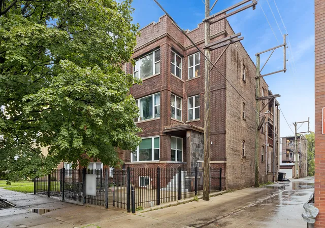 4415-n-rockwell-st-1f-chicago-il-60625/hzid_2be11120