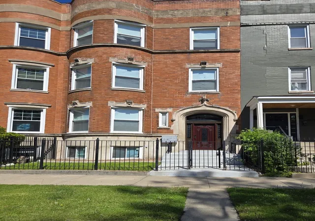 4749-s-prairie-ave-chicago-il-60615/hzid_cf71b2a8
