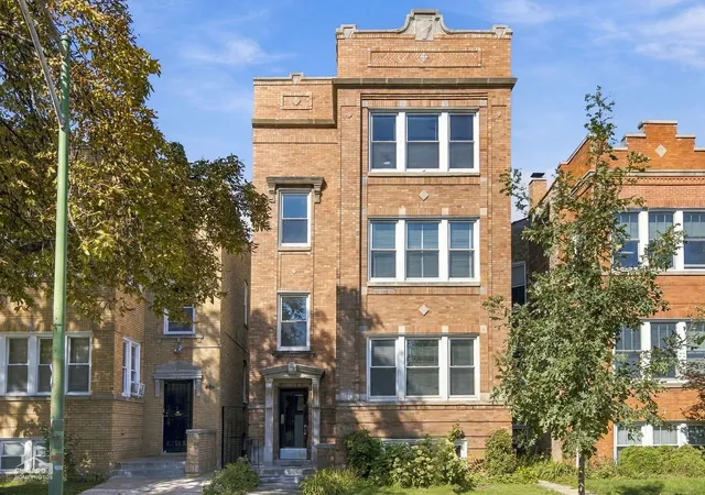 3046-n-davlin-ct-chicago-il-60618/hzid_d46c617d