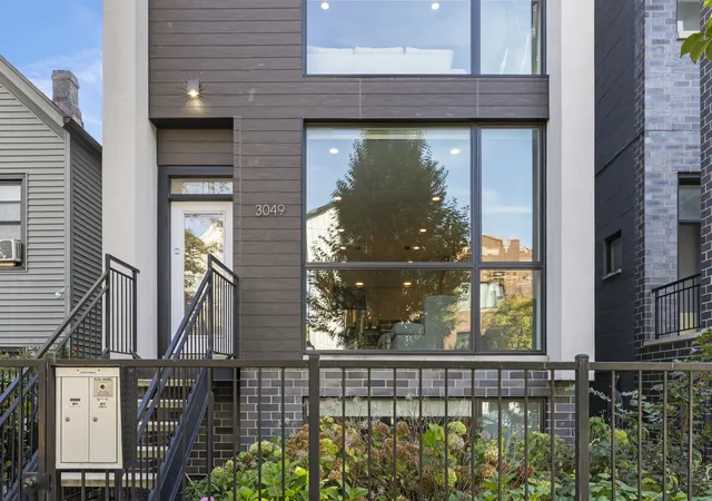 3049-w-lyndale-st-1-chicago-il-60647/hzid_406e7b4c