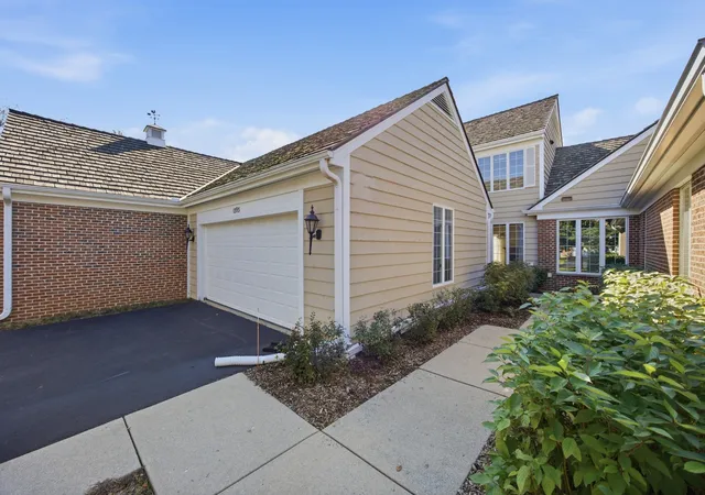 1393-shire-cir-2-inverness-il-60067/hzid_e4bd4a0e