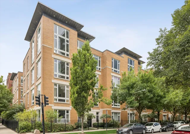 1005-w-buena-ave-2e-chicago-il-60613/hzid_d20cd6cf