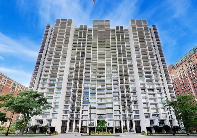 3200-n-lake-shore-dr-2202-chicago-il-60657/hzid_29082c45