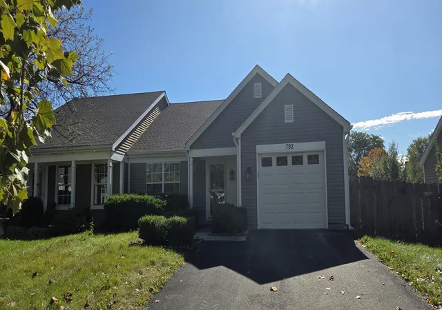 792-trinity-ct-carol-stream-il-60188/hzid_74d651b4