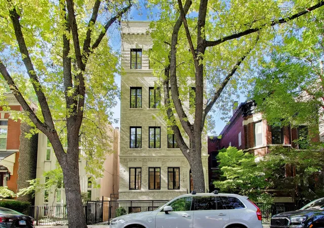 2218-n-burling-st-1-chicago-il-60614/hzid_10e959e3