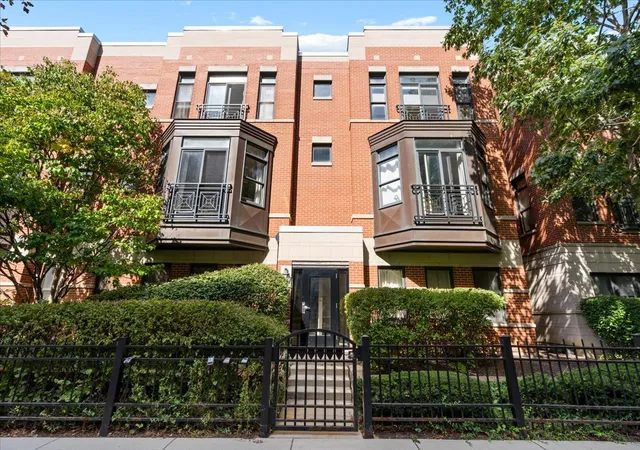 944-w-15th-place-3b-chicago-il-60608/hzid_b784cbd9