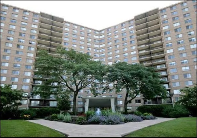 7033-n-kedzie-ave-1707-chicago-il-60645/hzid_bfbf853b
