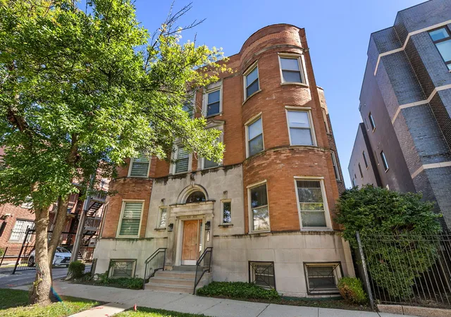 4311-s-forrestville-ave-1n-chicago-il-60653/hzid_ff902801