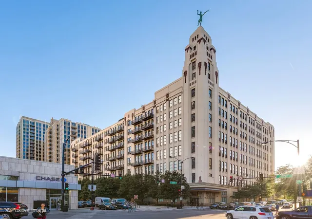 758-n-larrabee-st-415-chicago-il-60654/hzid_2c64d651