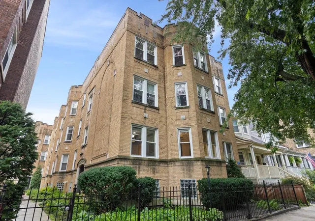 1531-w-rosemont-ave-1n-chicago-il-60660/hzid_b6fde234