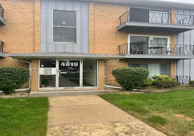 4819-w-109th-street-201-oak-lawn-il-60453/hzid_01f1a376