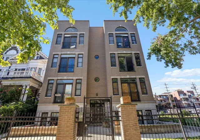 4606-n-malden-st-3n-chicago-il-60640/hzid_dcfc104b