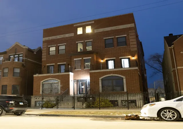 4453-s-lake-park-ave-6-chicago-il-60653/hzid_b472c07a
