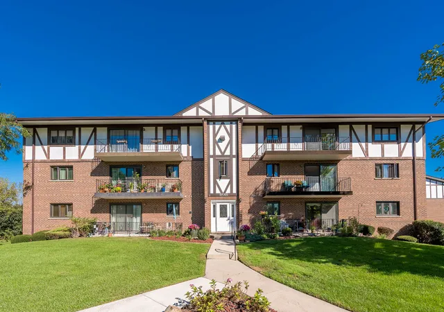 11018-theresa-cir-2d-palos-hills-il-60465/hzid_330a1604