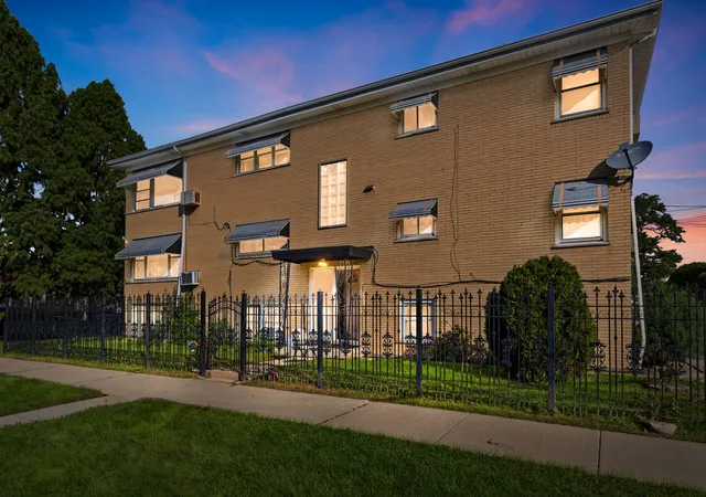 2501-n-mont-clare-ave-chicago-il-60707/hzid_d7acba4e