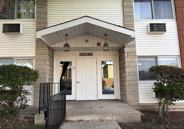 8836-n-western-ave-207g-des-plaines-il-60016/hzid_ce085682