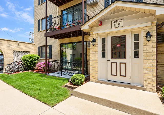 7218-w-wrightwood-ave-107-elmwood-park-il-60707/hzid_e34f4180
