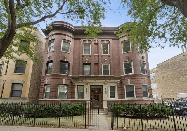 823-w-belle-plaine-ave-3-chicago-il-60613/hzid_105e682a