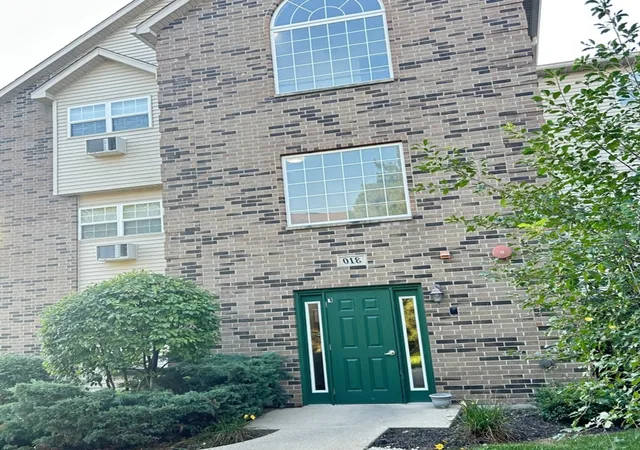 310-cunat-blvd-1f-richmond-il-60071/hzid_21725a37