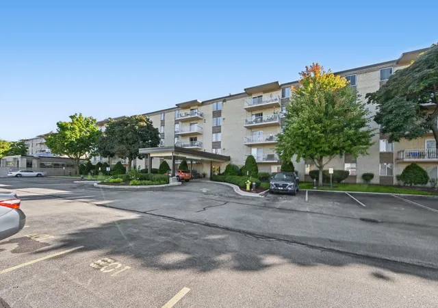 110-w-butterfield-rd-310s-elmhurst-il-60126/hzid_1d1c2dbc
