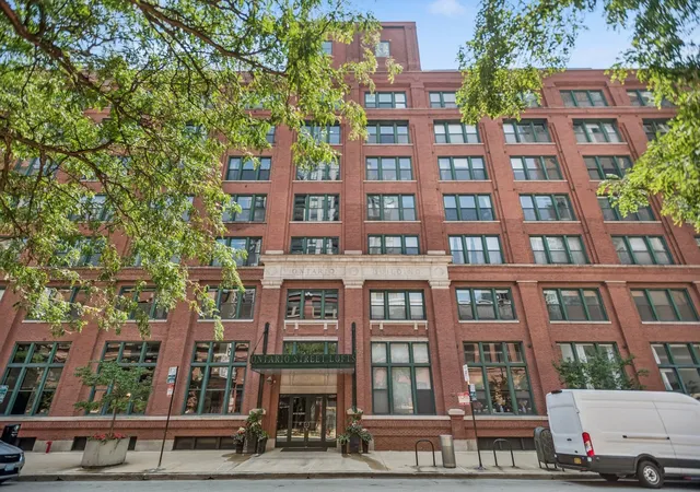 411-w-ontario-st-322-chicago-il-60654/hzid_dc3da541