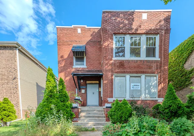 7951-s-clyde-ave-chicago-il-60617/hzid_905ccdf9
