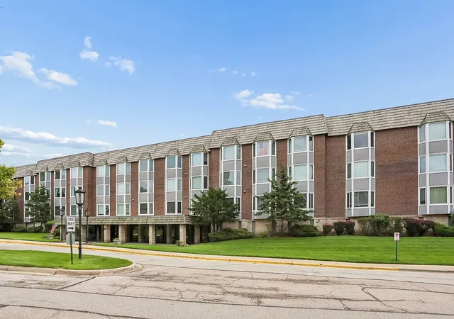 201-thames-pkwy-3a-park-ridge-il-60068/hzid_57c0e182