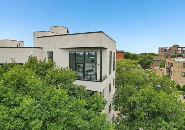 1656-n-bosworth-ave-4n-chicago-il-60642/hzid_d61b3cb0