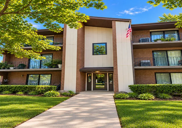 1239-chalet-rd-101-naperville-il-60563/hzid_808c733c
