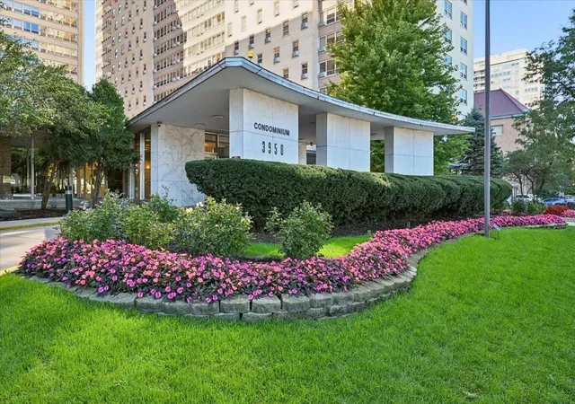 3950-n-lake-shore-dr-703-chicago-il-60613/hzid_327a69e8