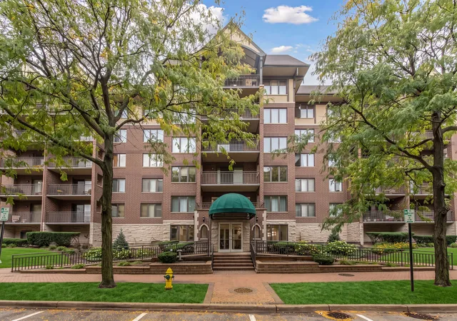 10-s-wille-st-303-mount-prospect-il-60056/hzid_664adf26