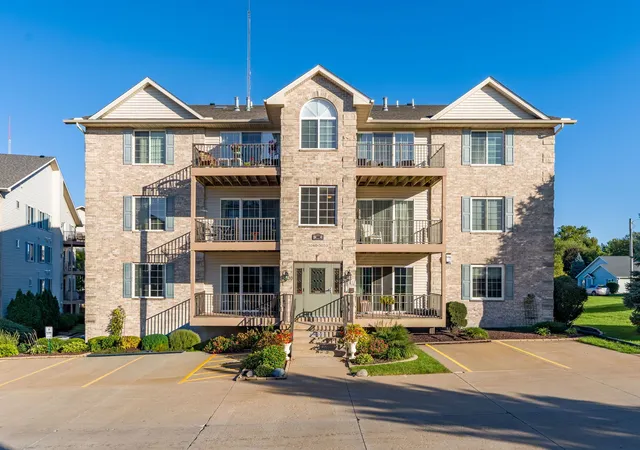3052-holiday-ct-5-bettendorf-ia-52722/hzid_13bd0781