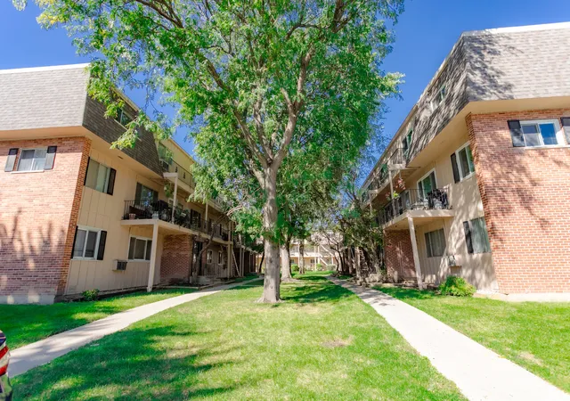 2406-algonquin-rd-4-rolling-meadows-il-60008/hzid_ffdd839e