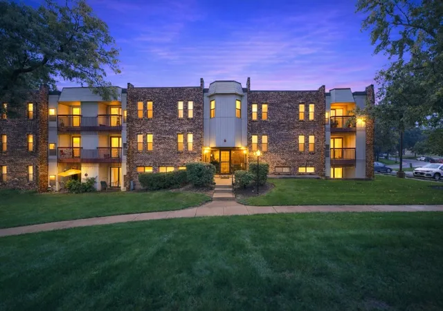 2214-country-clb-dr-21a-woodridge-il-60517/hzid_477b8284