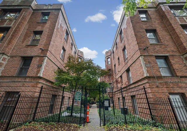 1654-w-farwell-ave-gj-chicago-il-60626/hzid_1ba922a0