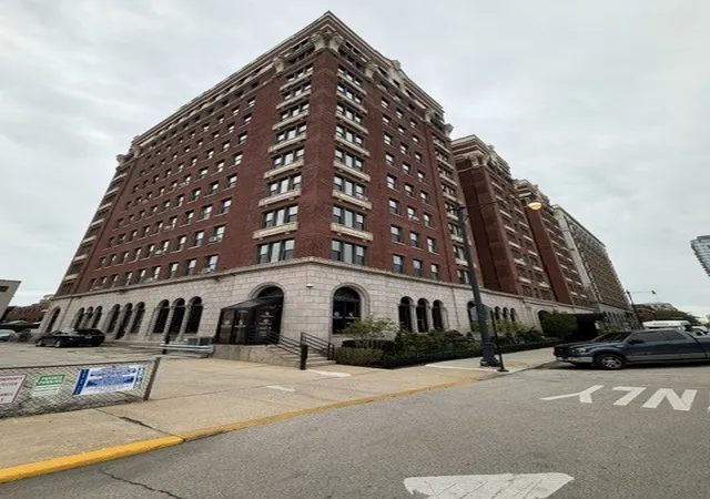 5300-s-south-shore-dr-63-chicago-il-60615/hzid_4b41049c
