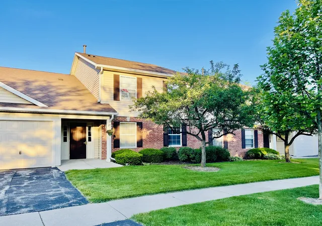 1179-n-village-dr-3-round-lake-beach-il-60073/hzid_85df8fc5