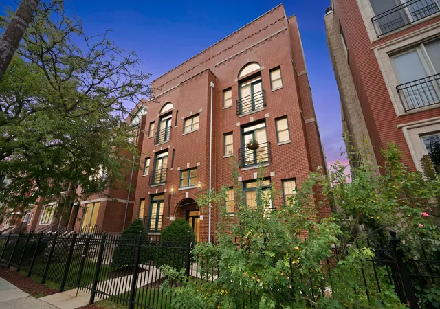 1916-w-belmont-ave-3w-chicago-il-60657/hzid_69935f6f