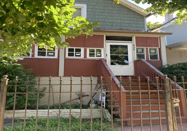 9231-s-woodlawn-ave-chicago-il-60619/hzid_913989bd