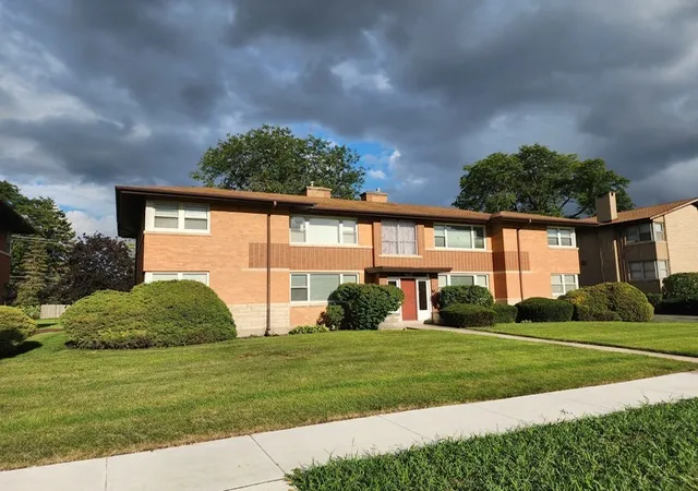 1341-balmoral-ave-2s-westchester-il-60154/hzid_699b7efa