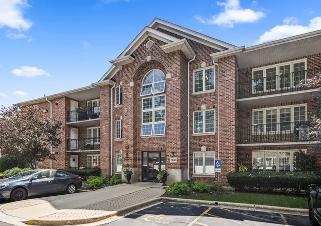 5645-s-cass-ave-102-westmont-il-60559/hzid_b5baa89d