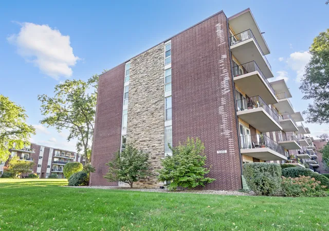 5300-walnut-ave-20a-downers-grove-il-60515/hzid_3d13cd96